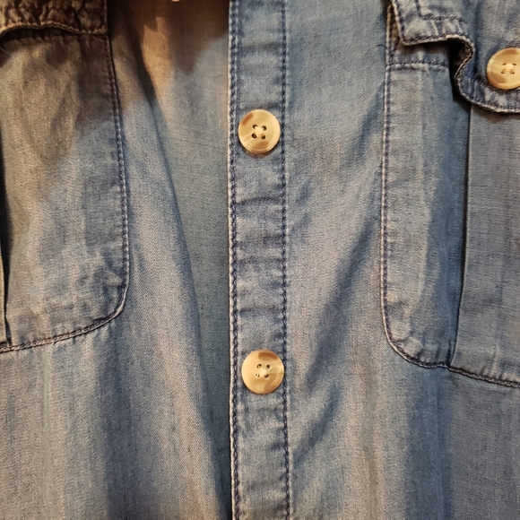 Cute, soft, denim, long sleeve button up blouse. Great condition. Size small - Picture 5 of 6